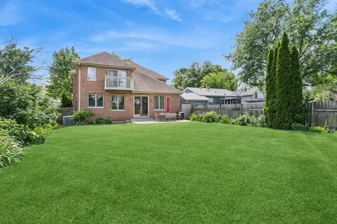 822 East Prairie Avenue Des Plaines IL 60016