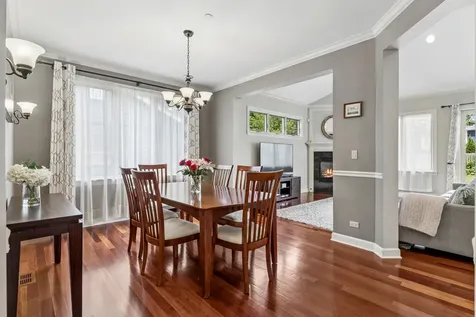 822 East Prairie Avenue Des Plaines IL 60016