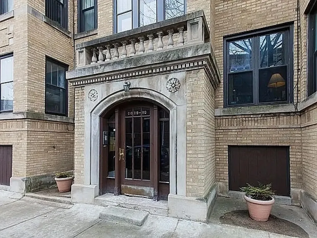 6008 North Glenwood Avenue Chicago IL 60660