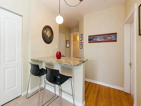 6008 North Glenwood Avenue Chicago IL 60660