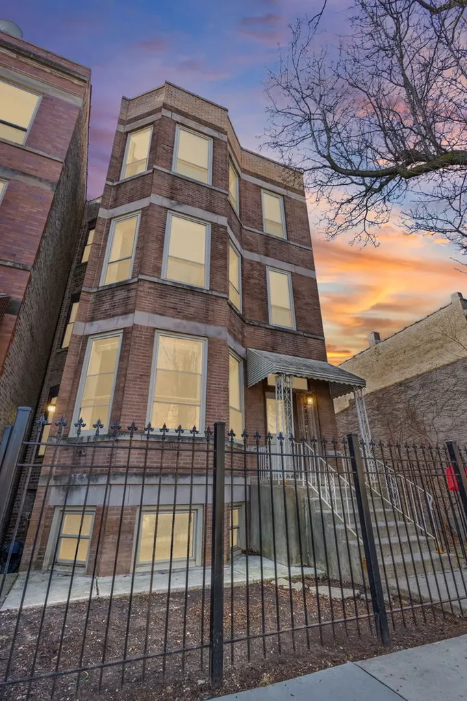 2833 West Polk Street Chicago IL 60612