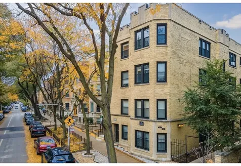 648.5 West Roscoe Street Chicago IL 60657