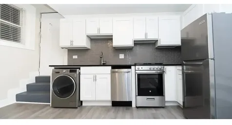 648.5 West Roscoe Street Chicago IL 60657