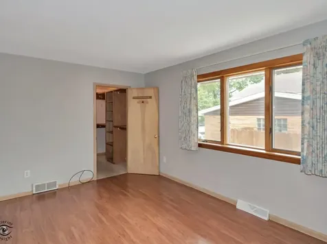 10208 South Saint Louis Avenue Evergreen Park IL 60805