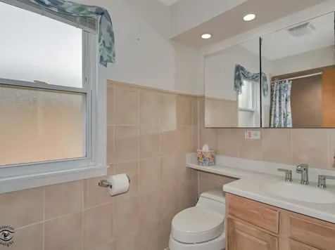 10208 South Saint Louis Avenue Evergreen Park IL 60805