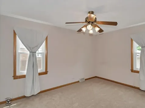 10208 South Saint Louis Avenue Evergreen Park IL 60805