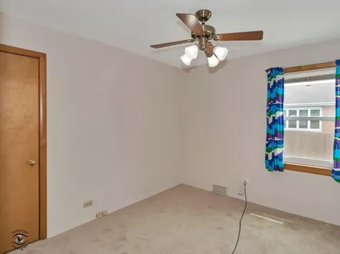 10208 South Saint Louis Avenue Evergreen Park IL 60805