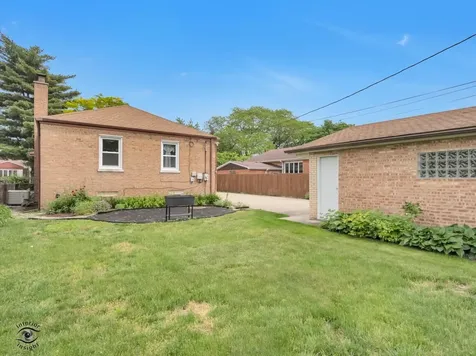 10208 South Saint Louis Avenue Evergreen Park IL 60805