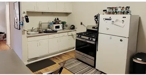 923 West Waveland Avenue Chicago IL 60613