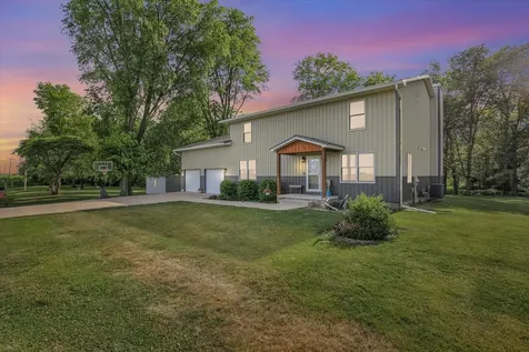 8909 North 2300 East Road Fairbury IL 61739