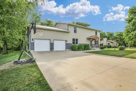 8909 North 2300 East Road Fairbury IL 61739