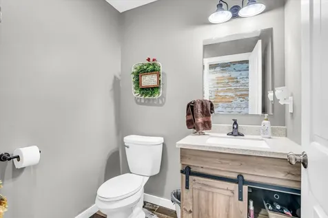 8909 North 2300 East Road Fairbury IL 61739
