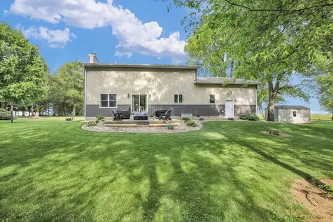 8909 North 2300 East Road Fairbury IL 61739