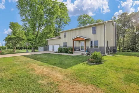 8909 North 2300 East Road Fairbury IL 61739