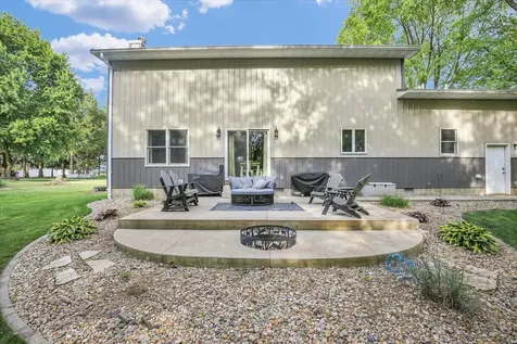 8909 North 2300 East Road Fairbury IL 61739