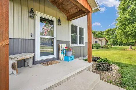 8909 North 2300 East Road Fairbury IL 61739