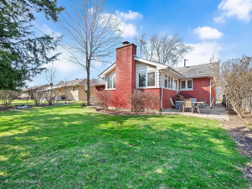 392 East Saint Charles Road Elmhurst IL 60126