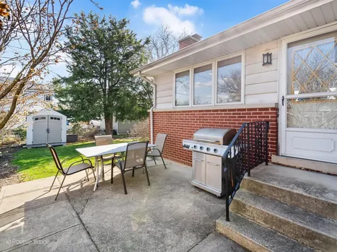 392 East Saint Charles Road Elmhurst IL 60126