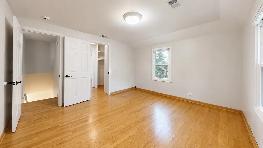 4635 West Peterson Avenue Chicago IL 60646