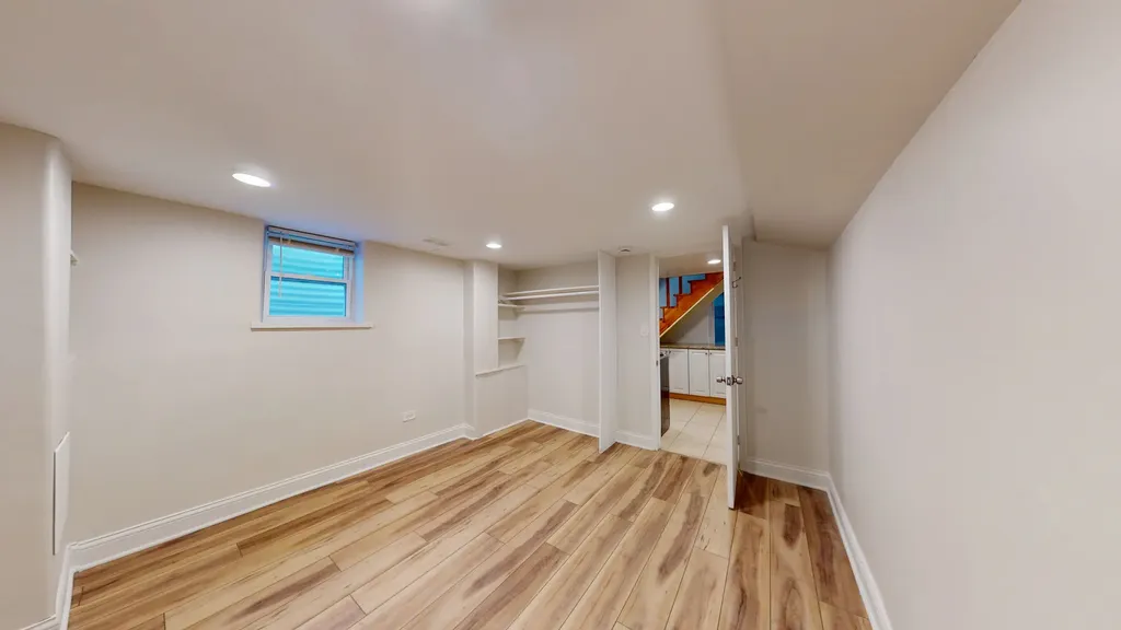 4635 West Peterson Avenue Chicago IL 60646