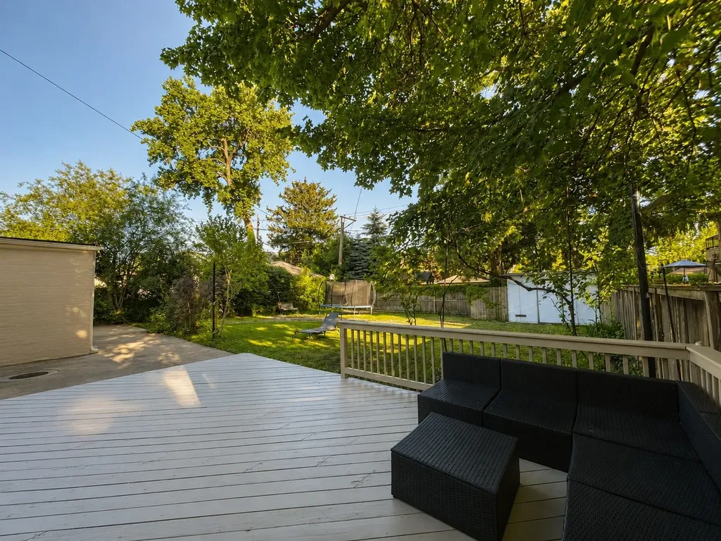4635 West Peterson Avenue Chicago IL 60646