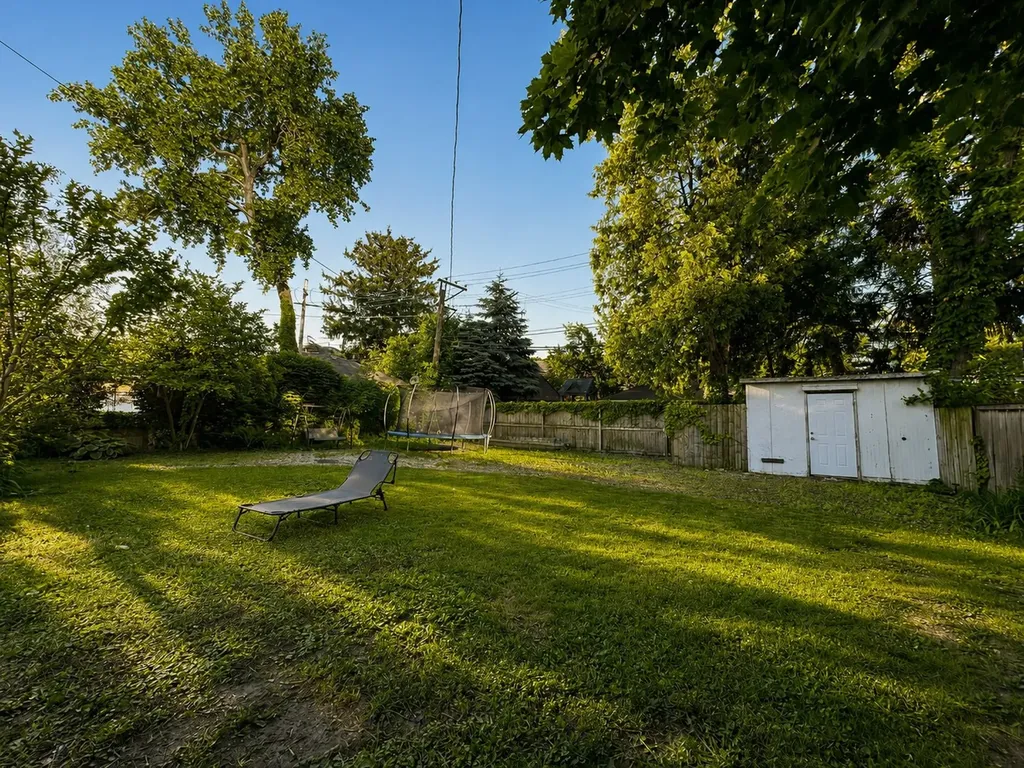 4635 West Peterson Avenue Chicago IL 60646