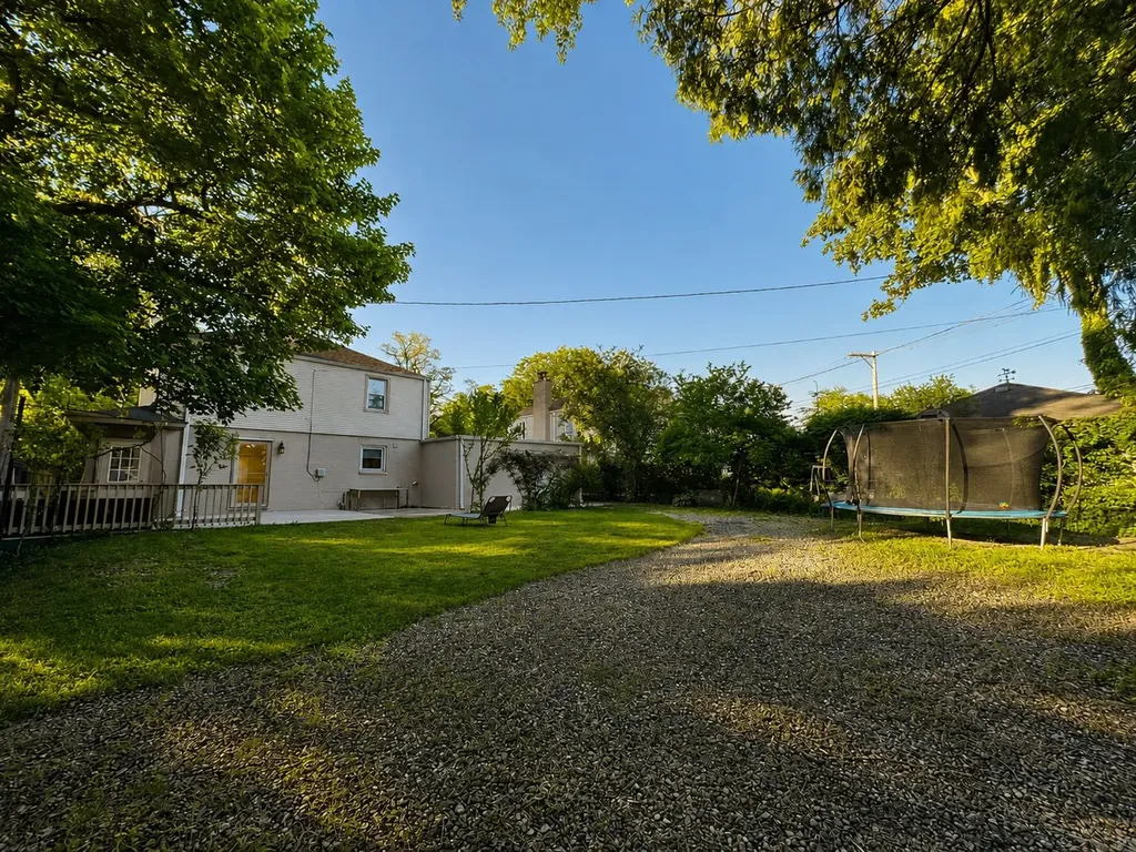 4635 West Peterson Avenue Chicago IL 60646