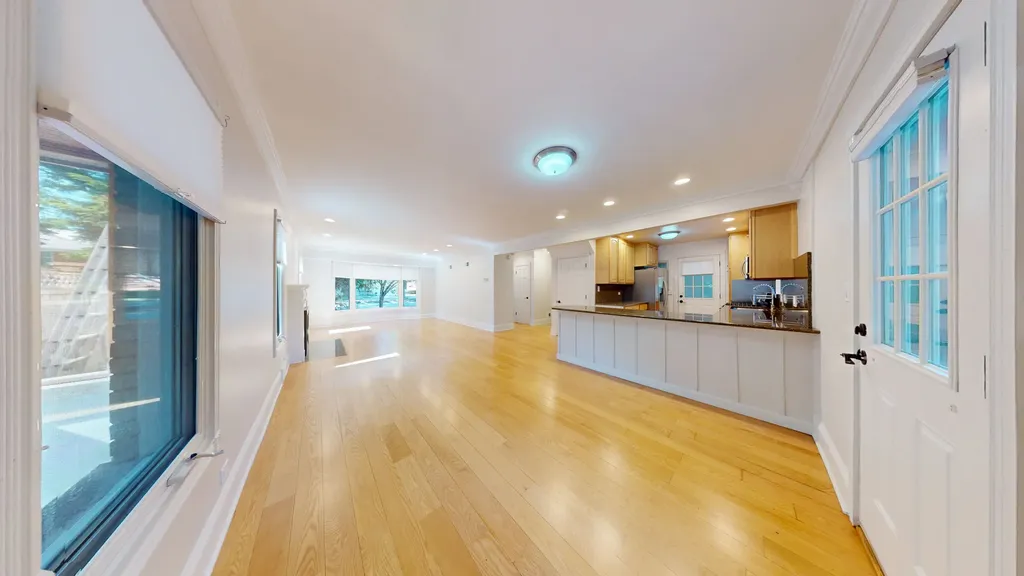 4635 West Peterson Avenue Chicago IL 60646