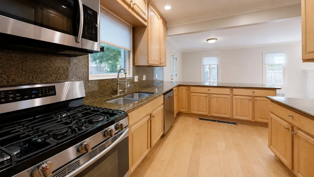 4635 West Peterson Avenue Chicago IL 60646