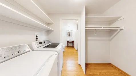 4635 West Peterson Avenue Chicago IL 60646