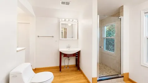 4635 West Peterson Avenue Chicago IL 60646