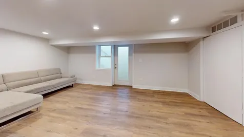 4635 West Peterson Avenue Chicago IL 60646