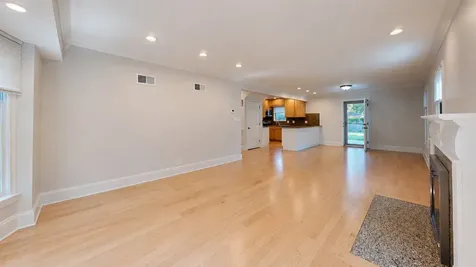 4635 West Peterson Avenue Chicago IL 60646