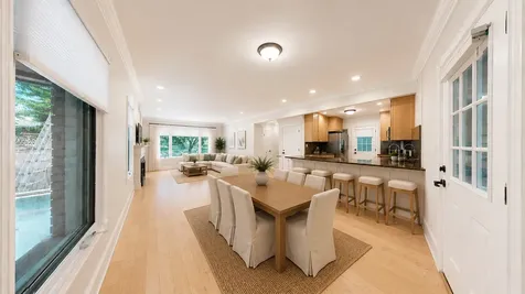 4635 West Peterson Avenue Chicago IL 60646