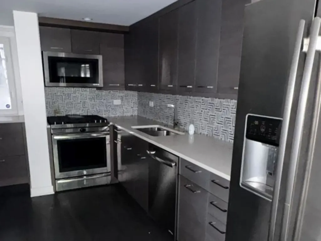 257 East Delaware Place Chicago IL 60611
