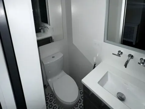 257 East Delaware Place Chicago IL 60611