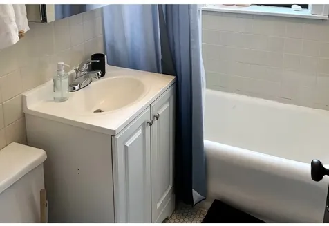 1913 West Larchmont Avenue Chicago IL 60613