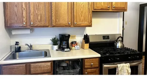 1913 West Larchmont Avenue Chicago IL 60613
