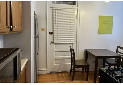 1913 West Larchmont Avenue Chicago IL 60613