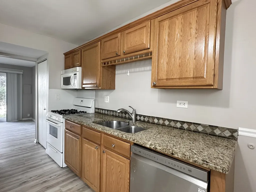 2543 Prairieview Lane S Aurora IL 60502