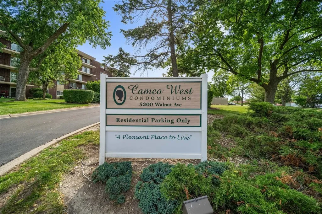 5300 Walnut Avenue Downers Grove IL 60515