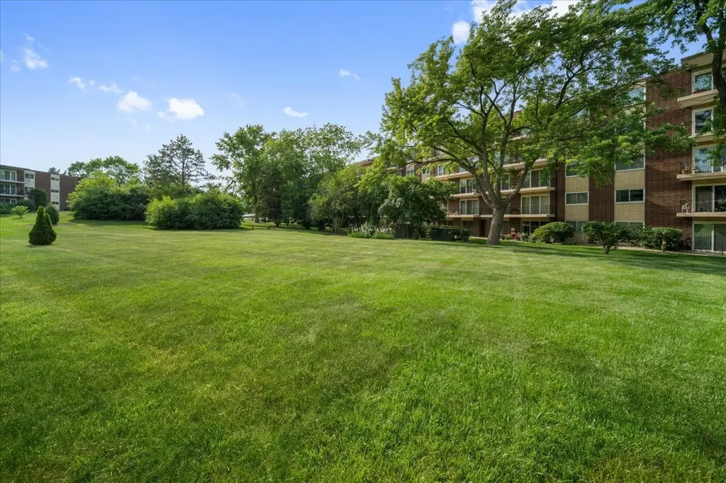 5300 Walnut Avenue Downers Grove IL 60515