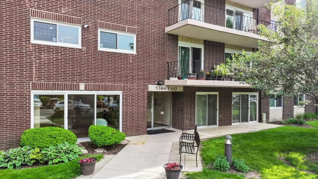 5300 Walnut Avenue Downers Grove IL 60515