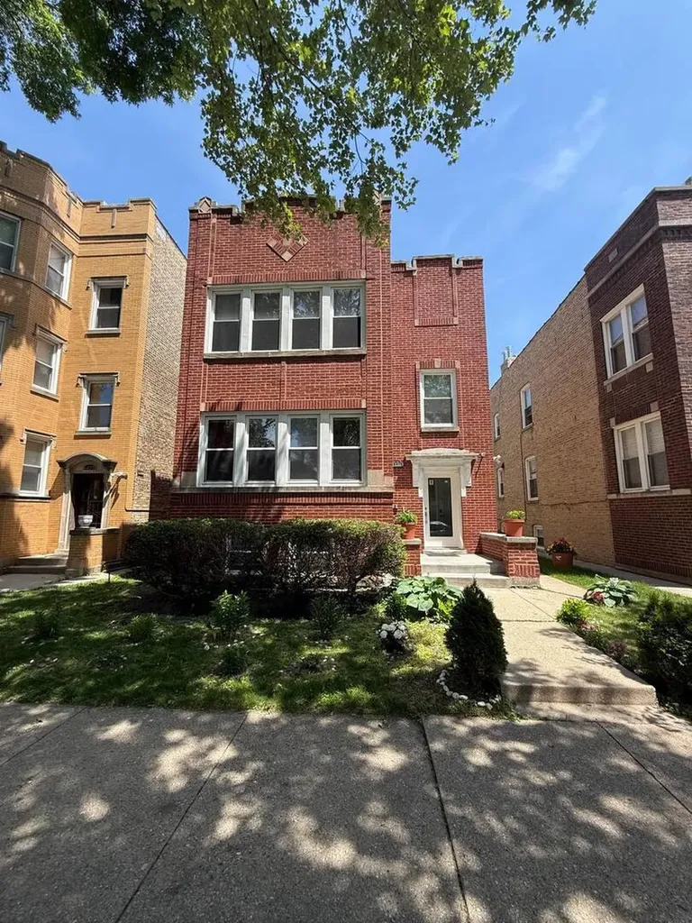 6419 North Fairfield Avenue Chicago IL 60645