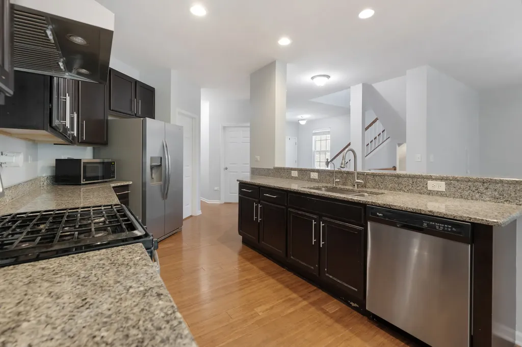 1022 Ravendale Court Naperville IL 60540