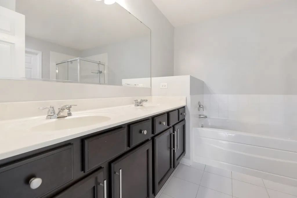 1022 Ravendale Court Naperville IL 60540
