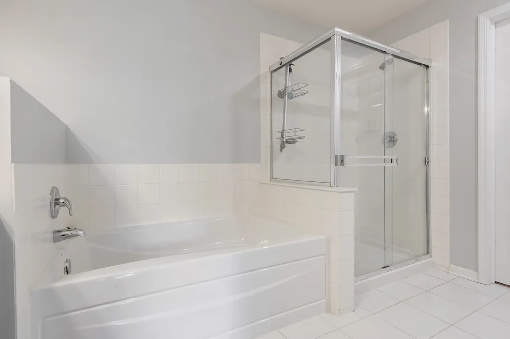 1022 Ravendale Court Naperville IL 60540