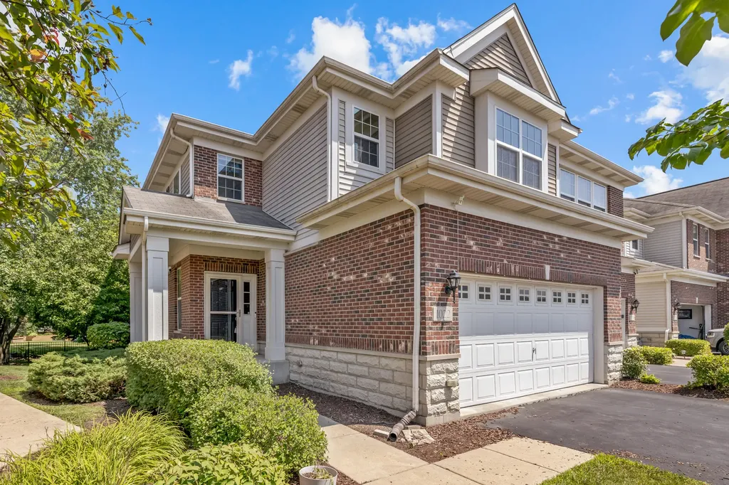 1022 Ravendale Court Naperville IL 60540