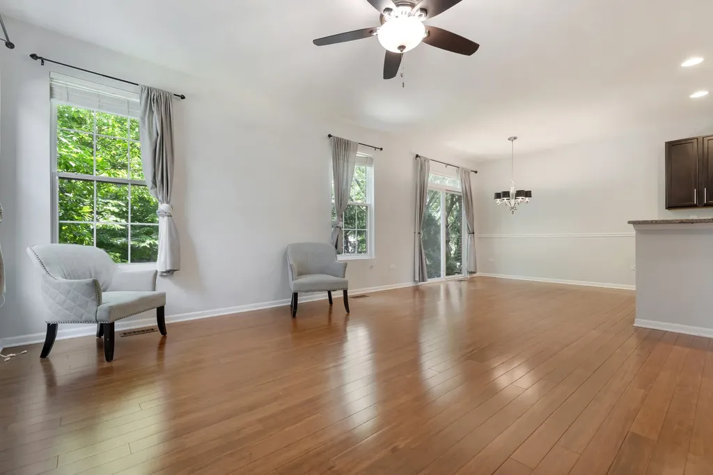 1022 Ravendale Court Naperville IL 60540