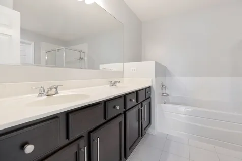 1022 Ravendale Court Naperville IL 60540